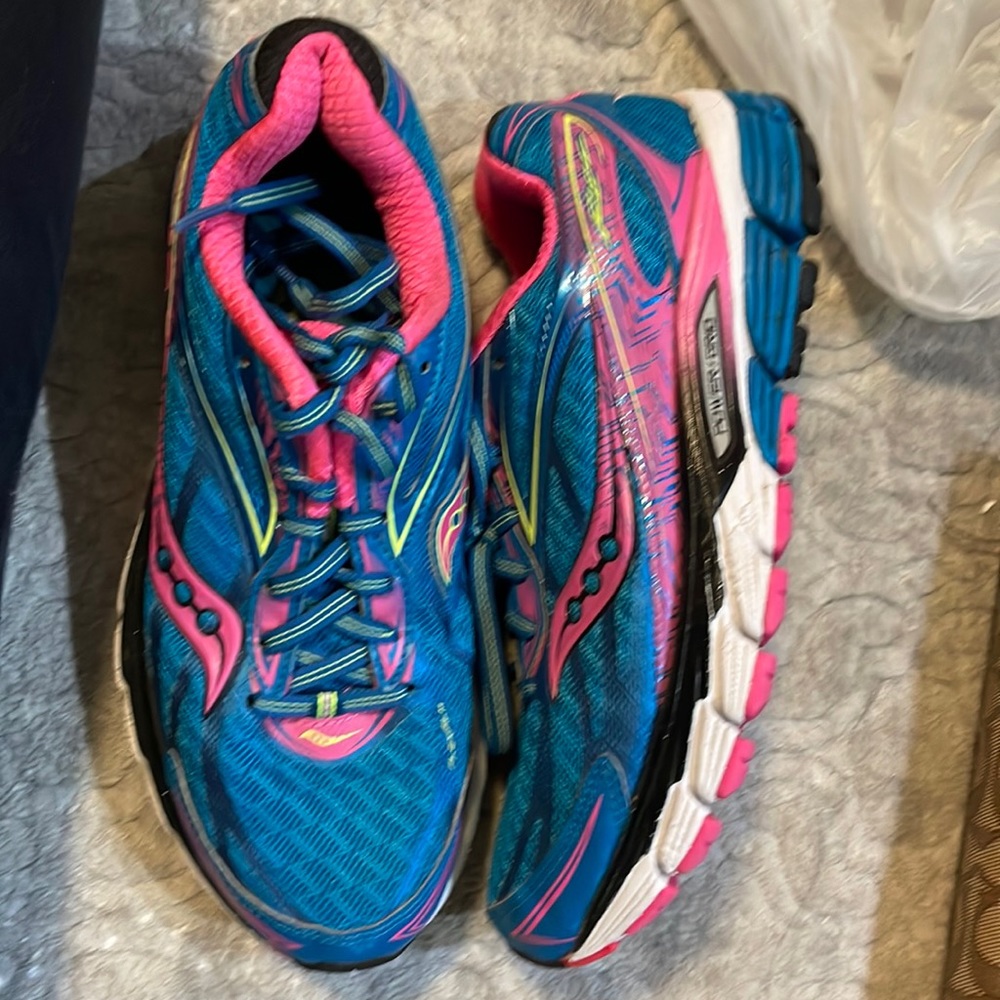 Saucony Sneakers